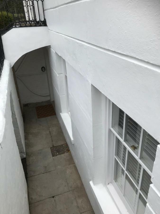 The Apartment, Lower Ground Floor, Clarendon Place 利明顿 外观 照片