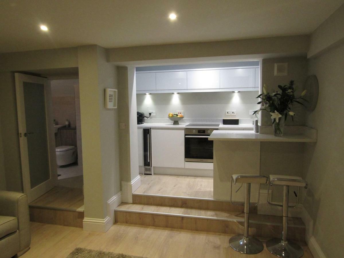The Apartment, Lower Ground Floor, Clarendon Place 利明顿 外观 照片